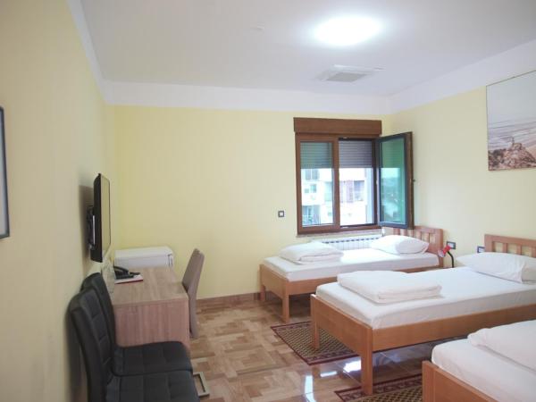 Hotel Europa : photo 3 de la chambre chambre triple