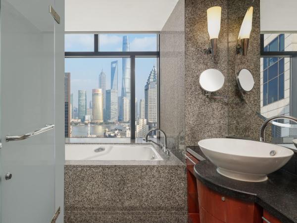 The Westin Bund Center, Shanghai : photo 3 de la chambre suite lit king-size - vue sur bund