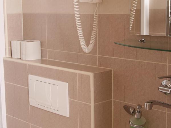 Hotel Klara : photo 5 de la chambre chambre triple