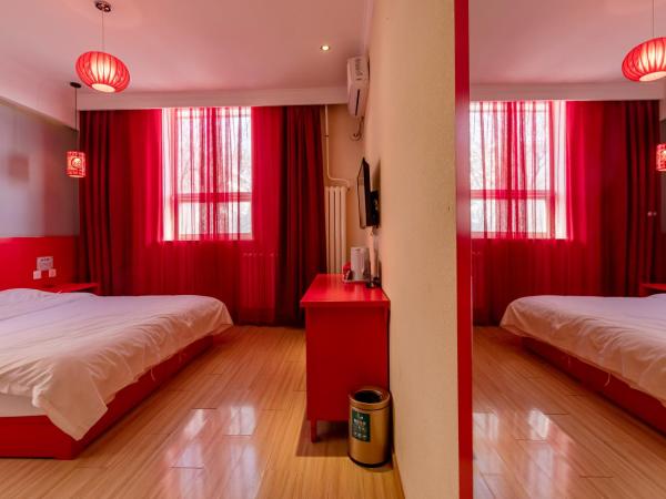 Happy Dragon City Center Alley Hotel -In the city center with big window&heater, ticket service&Free Coffee&Food recommendation,Near Tian Anmen Forbiddencity,Easy to get traditional Walking area&Shichahai : photo 8 de la chambre chambre lit queen-size deluxe