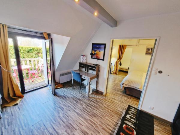 Les Terrasses de Saumur - Hôtel & Appartements - Restaurant & Spa (Logis) : photo 2 de la chambre chambre triple