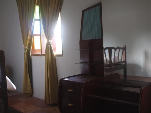 Sepat Village House by the Beach : photo 6 de la chambre chambre double avec salle de bains privative