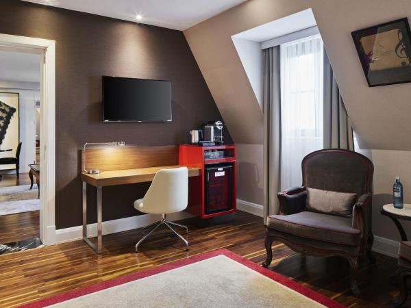 TITANIC Gendarmenmarkt Berlin : photo 10 de la chambre suite sezen aksu