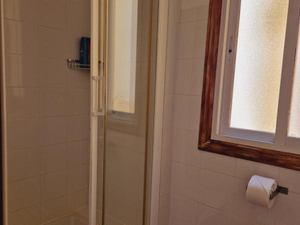 Casa de Huespedes Dolce Vita : photo 7 de la chambre chambre lits jumeaux avec lit d’appoint - 301