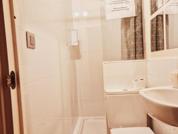 Casa de Huespedes Dolce Vita : photo 5 de la chambre chambre simple avec salle de bains commune