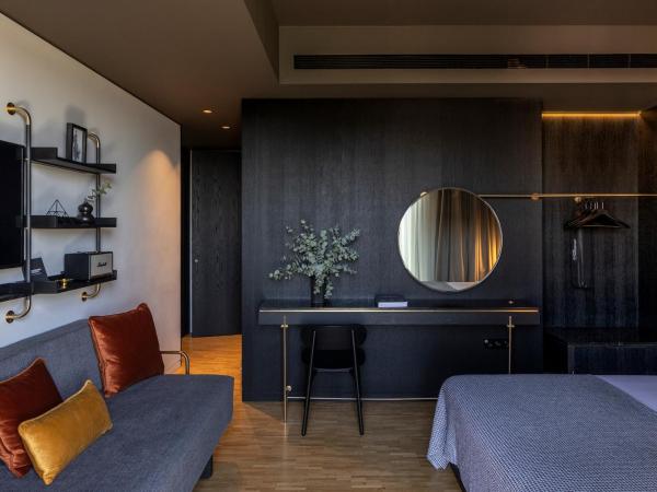 The Modernist Athens : photo 9 de la chambre chambre familiale avec balcon