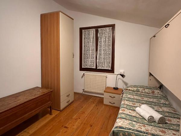 Ostello AMDG : photo 2 de la chambre chambre simple avec salle de bains privative