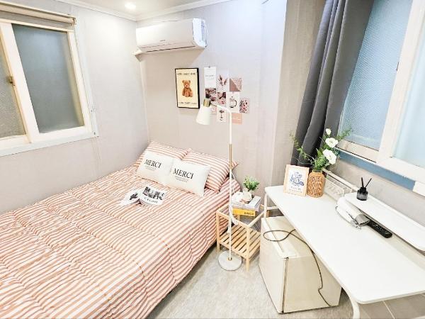 Miju Hostel : photo 6 de la chambre chambre double avec salle de bains privative