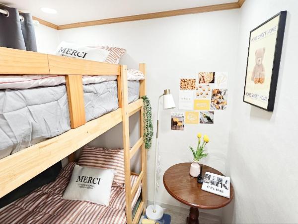 Miju Hostel : photo 2 de la chambre chambre double avec salle de bains privative extérieure