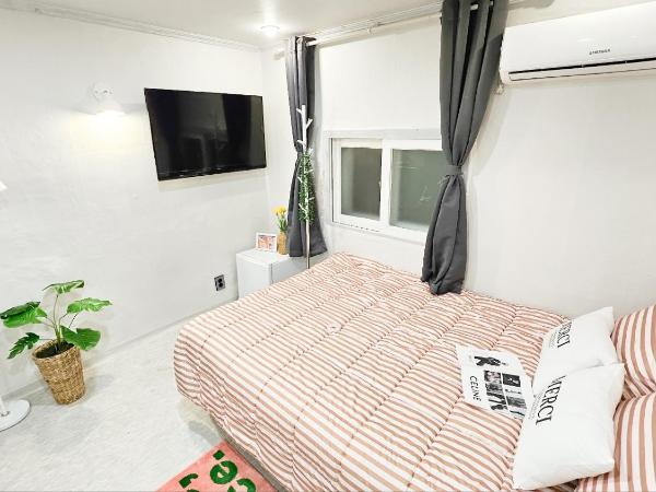 Miju Hostel : photo 3 de la chambre chambre double avec salle de bains privative