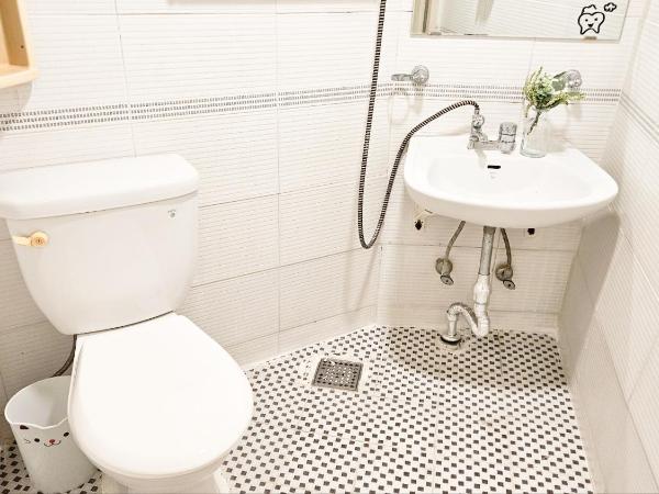 Miju Hostel : photo 9 de la chambre chambre double avec salle de bains privative