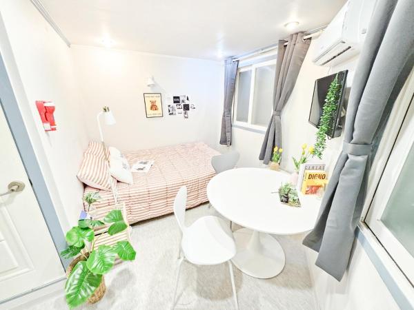 Miju Hostel : photo 8 de la chambre chambre double avec salle de bains privative