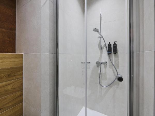 Halo Szczecin : photo 2 de la chambre chambre familiale