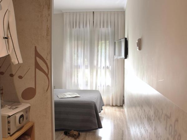 Hostal 4C Cuatro Caminos : photo 9 de la chambre chambre double