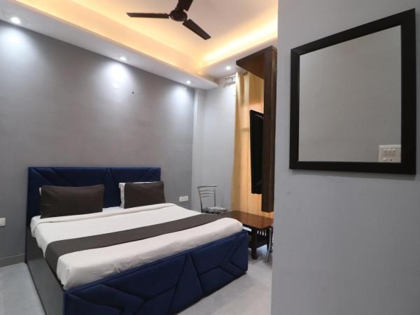 Twamev couple Friendly Rajouri garden by The Arrow : photo 6 de la chambre chambre double avec salle de bains privative