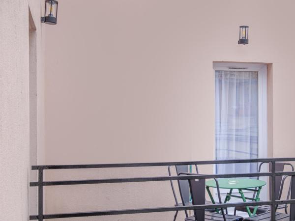 Appart'hôtel East Paris Suite : photo 4 de la chambre appartement avec terrasse