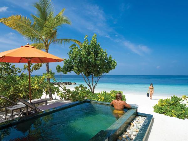 OBLU SELECT Lobigili - Premium All-Inclusive with Free Transfers : photo 4 de la chambre villa sur plage avec piscine