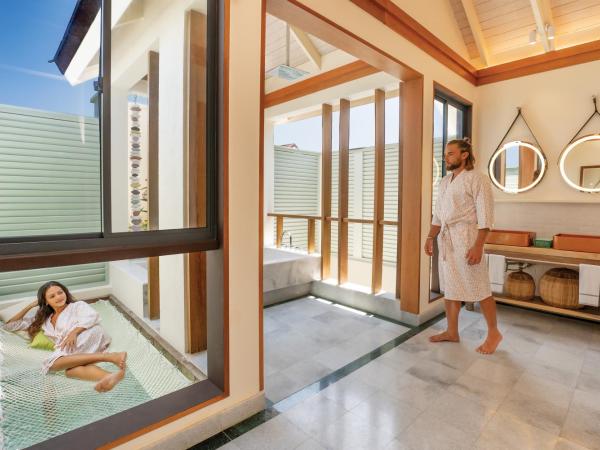 OBLU SELECT Lobigili - Premium All-Inclusive with Free Transfers : photo 3 de la chambre villa sur l'eau