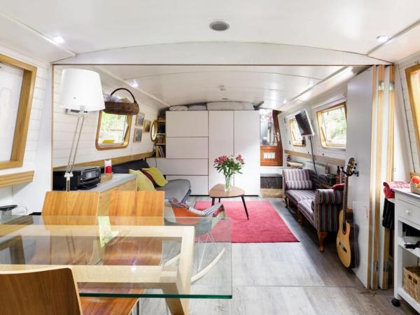 Slash Arts houseboat on secluded mooring in central London : photo 10 de la chambre maison de vacances