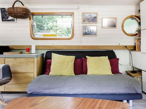 Slash Arts houseboat on secluded mooring in central London : photo 7 de la chambre maison de vacances