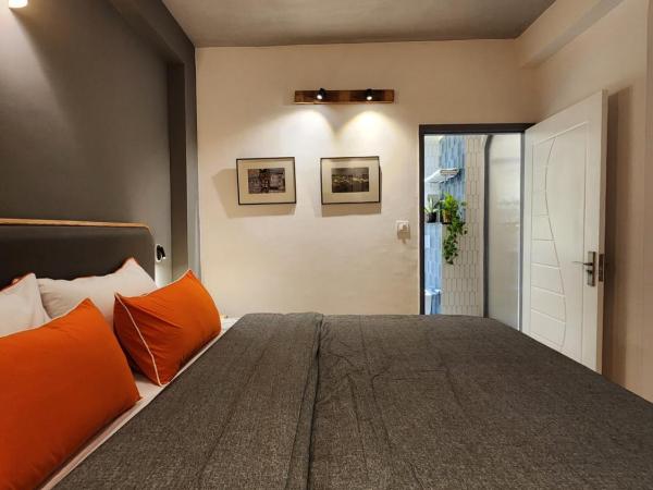 JHouse near Bhikaji : photo 6 de la chambre chambre double supérieure