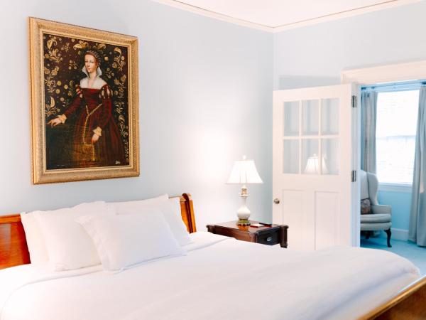 The Morehead Inn : photo 1 de la chambre suite lit king-size