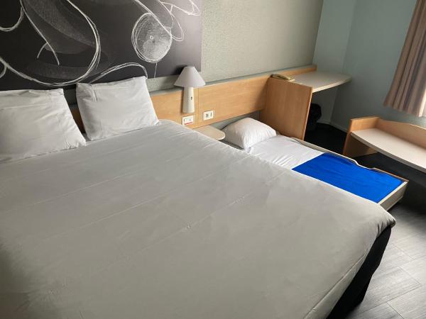 ibis Poitiers Centre : photo 4 de la chambre chambre standard avec 1 lit double et 1 lit simple