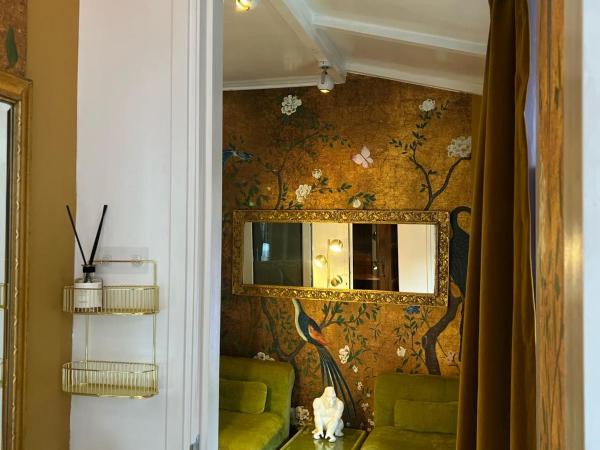 BEAUTIFUL APARTMENT WiTH ASIAN STYLE BEDROOM NEAR RAI & CENTER : photo 4 de la chambre chambre quadruple confort