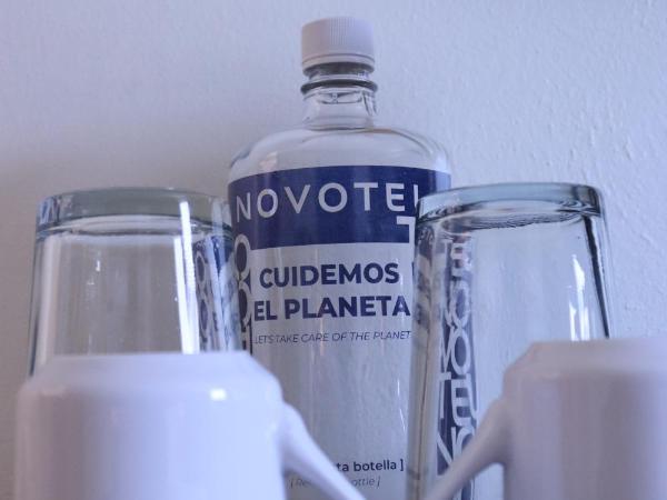 Novotel Monterrey Valle : photo 4 de la chambre chambre exécutive avec 1 lit queen-size