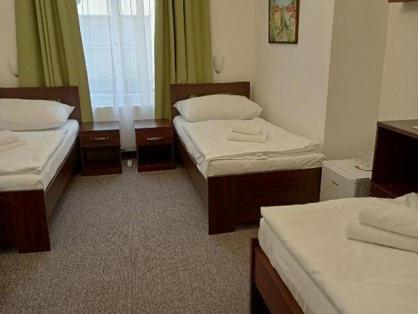 Old Prague House : photo 6 de la chambre chambre quadruple avec salle de bains