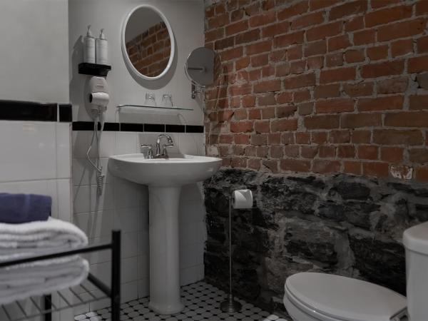 Manoir Sherbrooke : photo 5 de la chambre chambre standard avec 2 lits queen-size