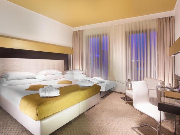 Grandior Hotel Prague : photo 2 de la chambre chambre double avec lit d'appoint