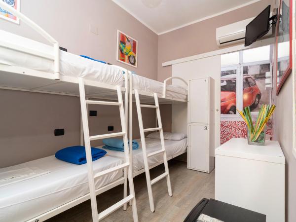 Ostello Le Sirene : photo 1 de la chambre lit simple dans dortoir pour femmes