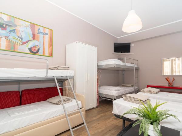 Ostello Le Sirene : photo 10 de la chambre lit simple dans dortoir pour femmes