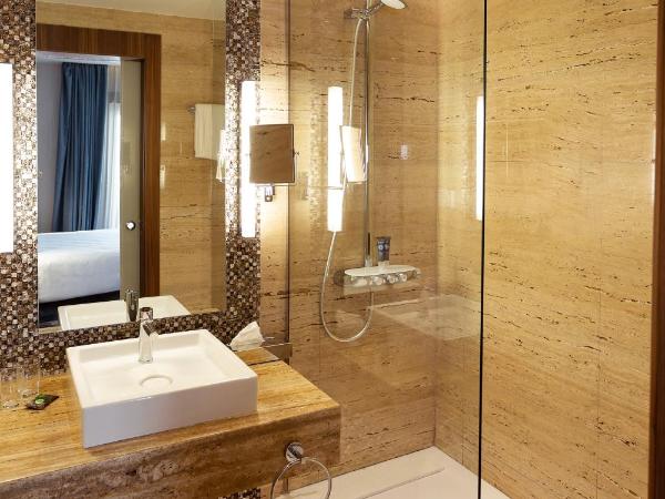 Novotel Tunis Lac : photo 8 de la chambre suite exécutive avec lit king-size