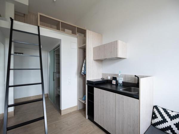 Studio Kampus Garnizon : photo 3 de la chambre chambre simple avec douche 