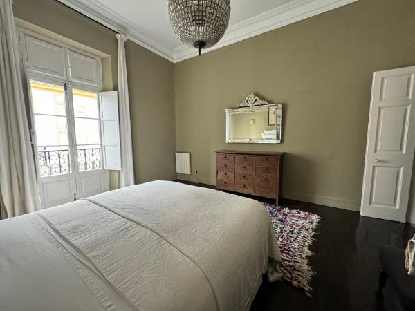 Mimi Calpe : photo 2 de la chambre suite junior avec balcon