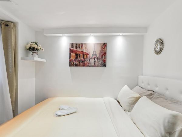 B&B près de Notre-Dame-de-Lorette by Weekome : photo 1 de la chambre chambre double