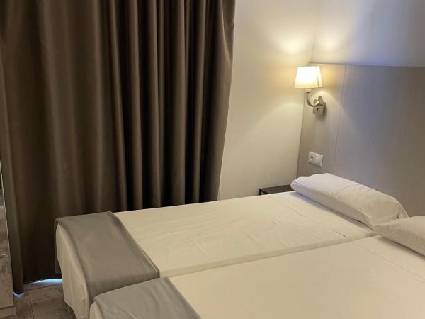 Hotel Boutique Centro BBB Auto check in : photo 3 de la chambre chambre double ou lits jumeaux standard avec balcon