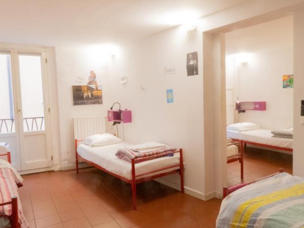 Hostel Il Nosadillo - Bologna : photo 6 de la chambre lit dans dortoir féminin de 5 lits 