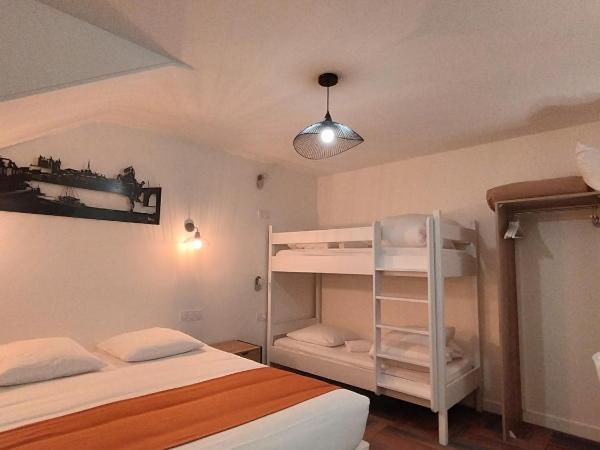 The Originals Access, Hotel Le Canter Saumur : photo 10 de la chambre chambre quadruple supérieure