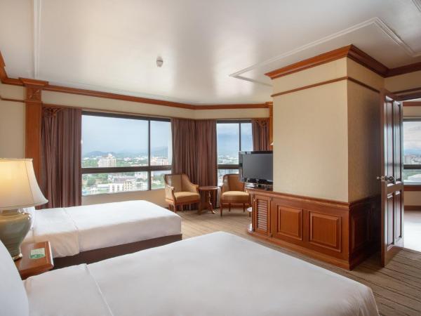 Centara Riverside Hotel Chiang Mai : photo 4 de la chambre grande suite avec 2 lits doubles - vue sur rivière