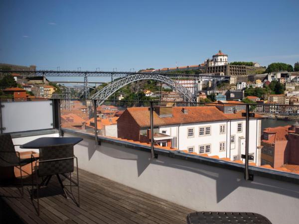 Hotel Carris Porto Ribeira : photo 4 de la chambre chambre double avec terrasse - vue sur fleuve