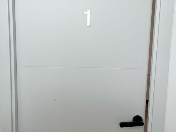 Suites Larios : photo 3 de la chambre chambre double avec salle de bains commune
