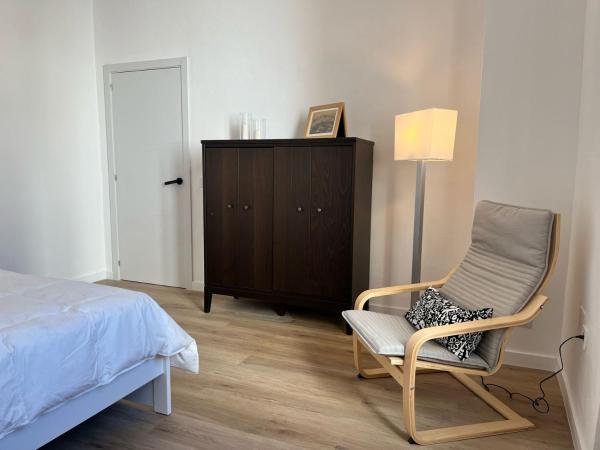 Suites Larios : photo 3 de la chambre chambre double standard avec salle de bains commune