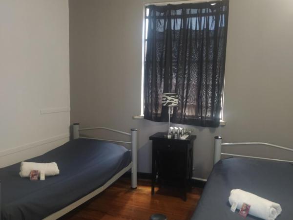 Play Hostel Arcos : photo 7 de la chambre chambre double avec salle de bains commune