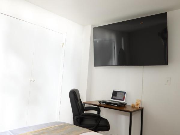 American Dream Guest House : photo 6 de la chambre chambre double avec salle de bains commune