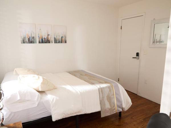 American Dream Guest House : photo 5 de la chambre chambre double avec terrasse