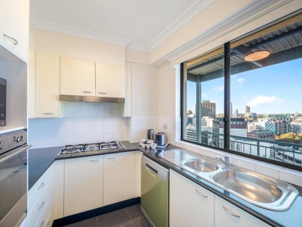 Oaks Sydney Castlereagh Suites : photo 6 de la chambre appartement 3 chambres