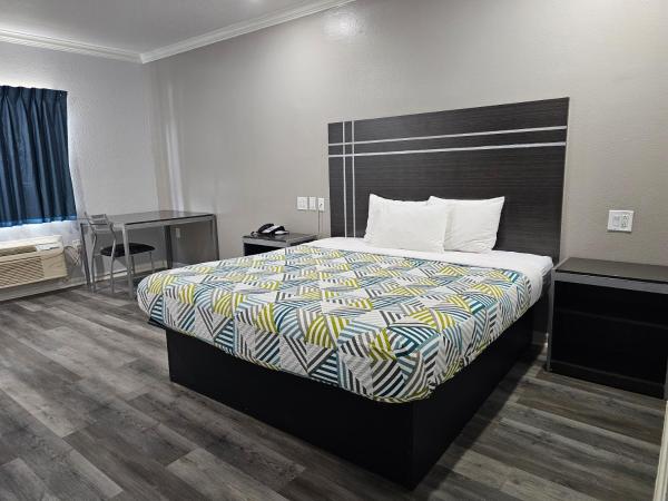 Motel 6 Houston, TX - Hwy 249 and Fallbrook : photo 2 de la chambre chambre lit king-size deluxe - non-fumeurs